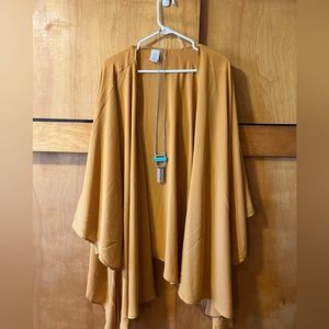 Kimono & Necklace Bundle